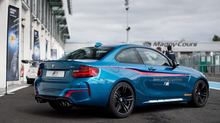 BMW DRIVING EXPERIENCE. BMW DRIVING EXPERIENCE.